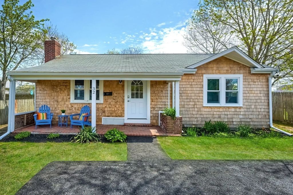 32 Washington Ave Ext, Barnstable