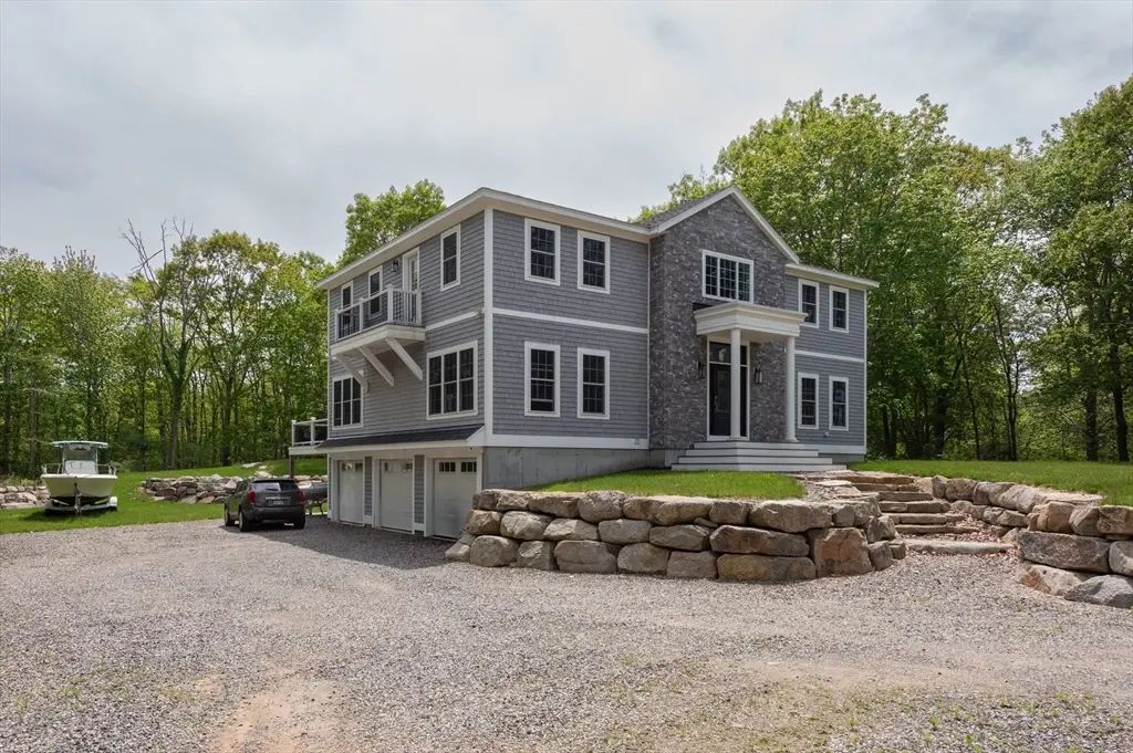 3 Toronto Ave, Gloucester