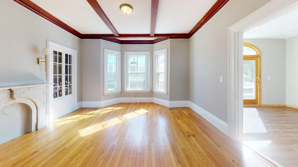 12 Lyman St #1, Waltham
