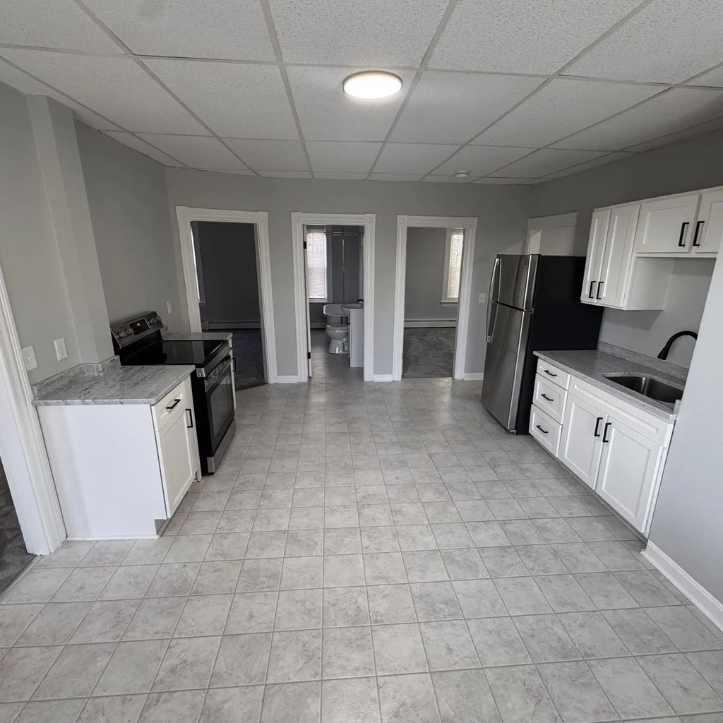 77 Oak St #3, Gardner