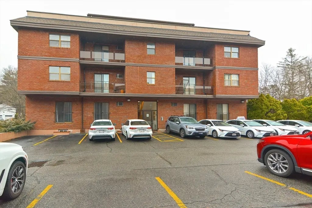 2 Winter Street #404, Waltham