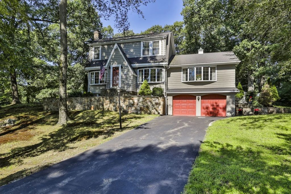 93 Butler Ave, Wakefield