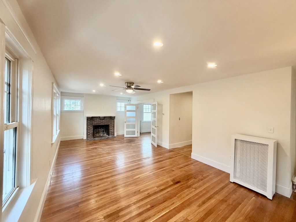 37 Rogers Park #2, Boston