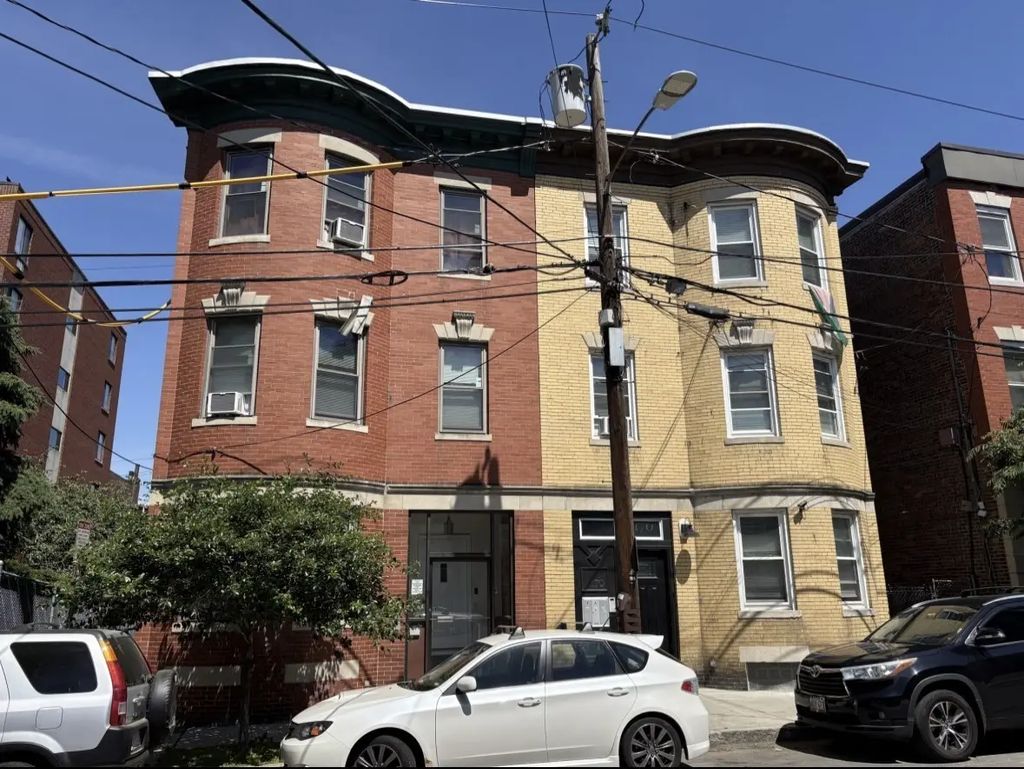 168 Pearl Street, Chelsea