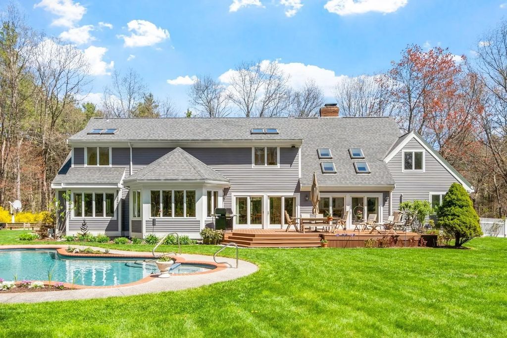 117 Ayer Road, Harvard