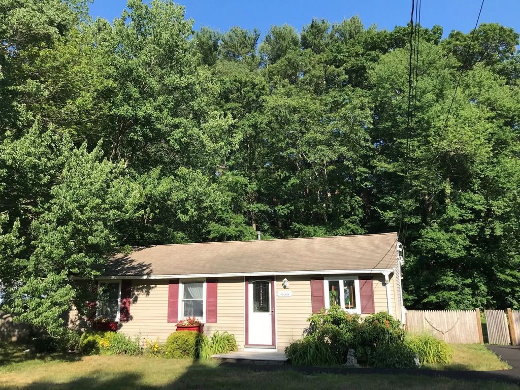 466 Mattakessett St, Pembroke