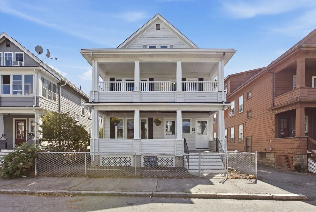 13-15 Carney St, Medford