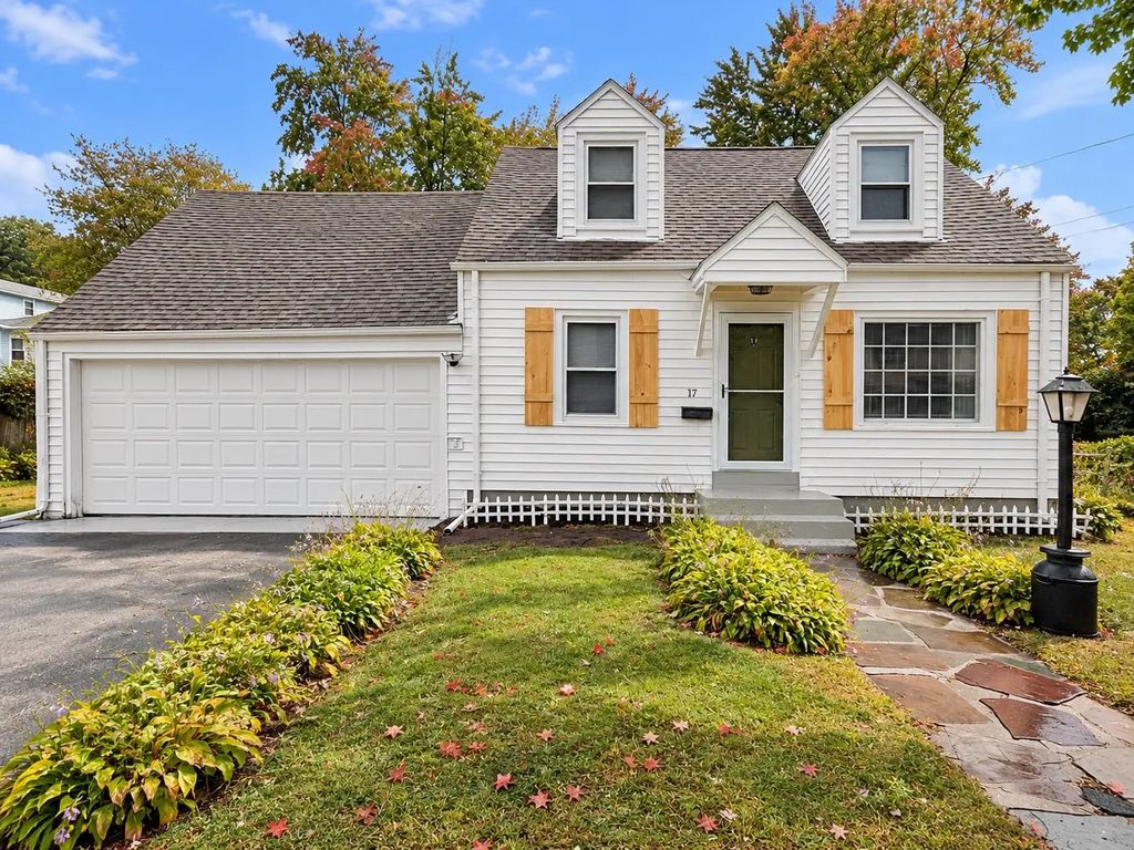 17 Royal St, Agawam