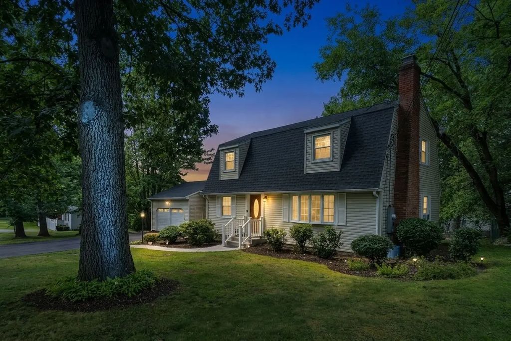 281 Newton Rd, Springfield