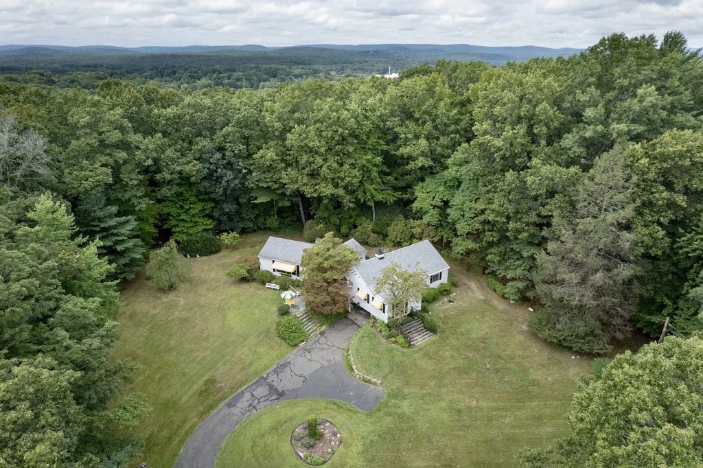 134 Maplewood Terrace, Northampton