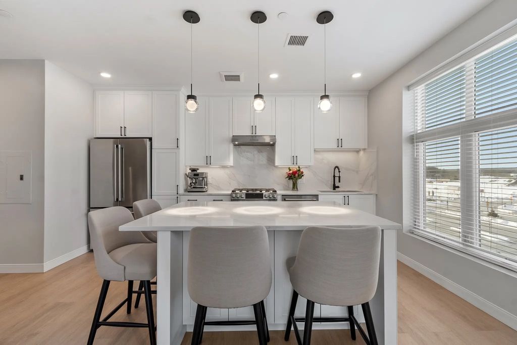 18 Artisan Drive #401, Salem