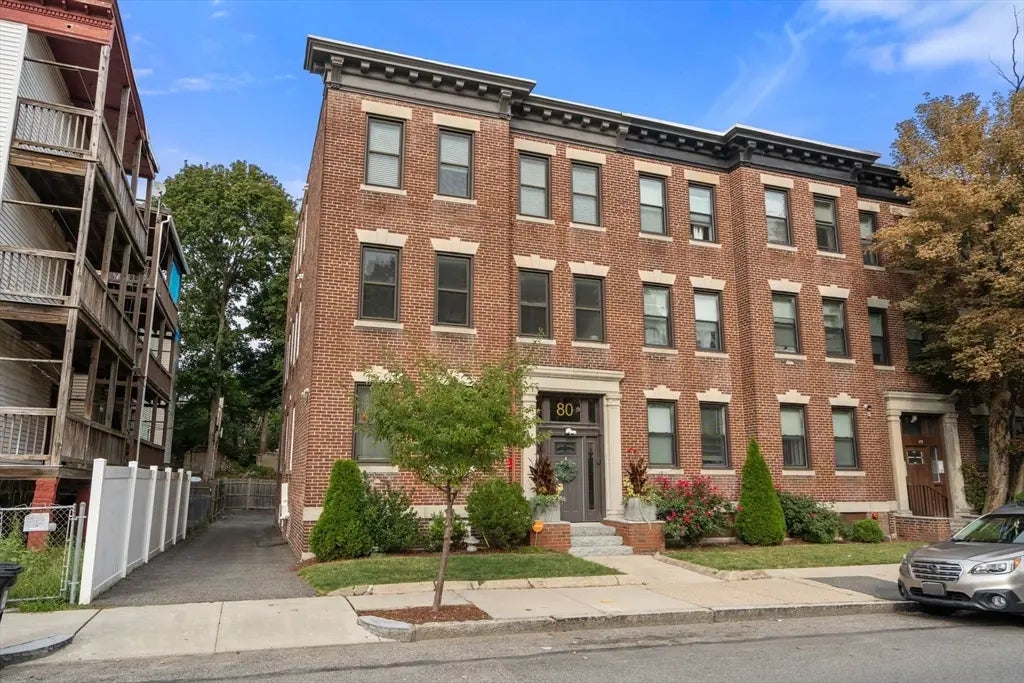 80 Winthrop St. #2, Boston