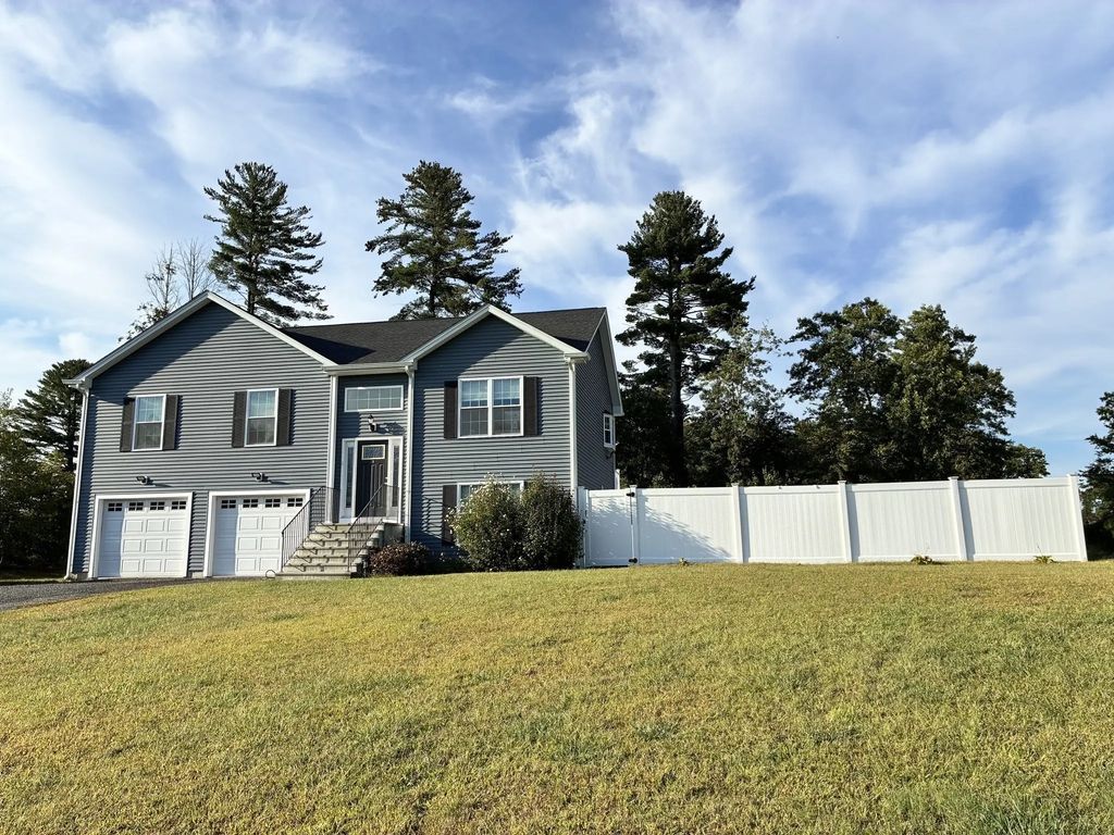 32 Indian Inn Rd, Thompson