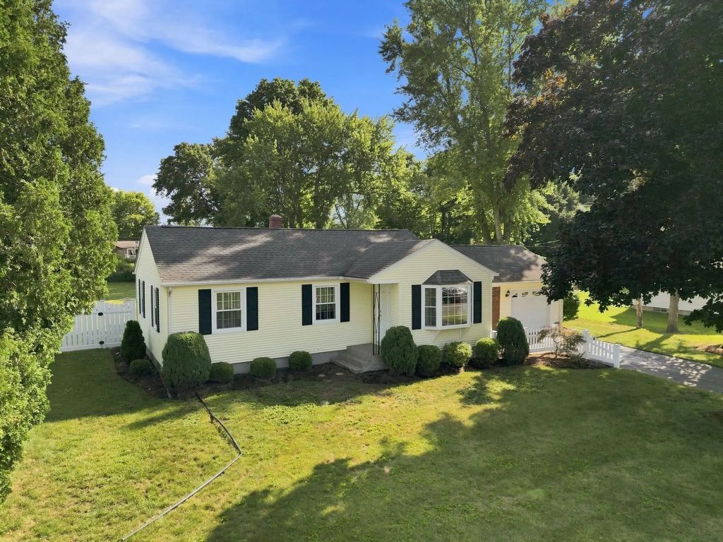 13 Craigwood Ter, Wilbraham