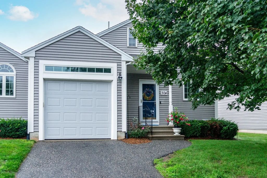 304 Village Ln #304, Bellingham