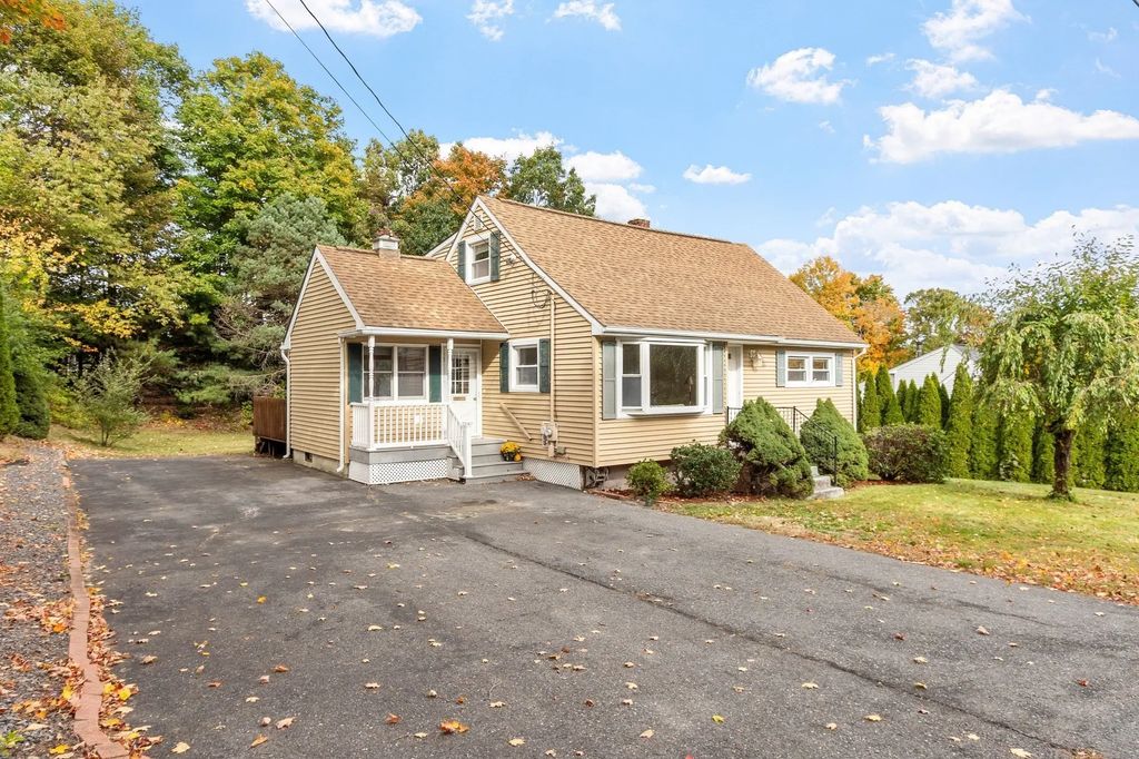 3 Meadowbrook Dr, West Boylston
