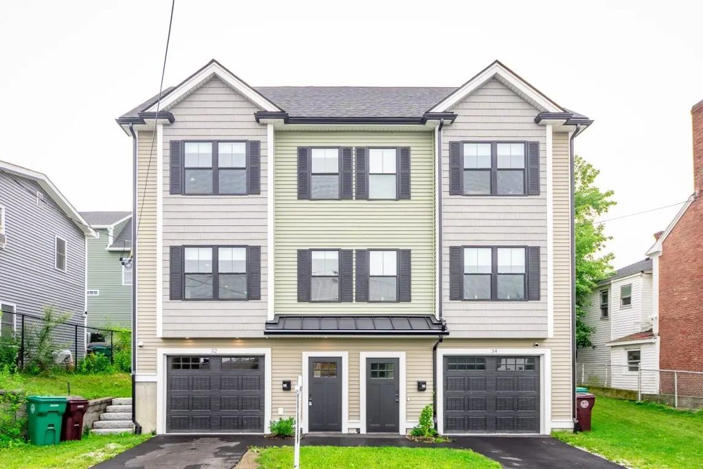 32 Union St #32, Lowell