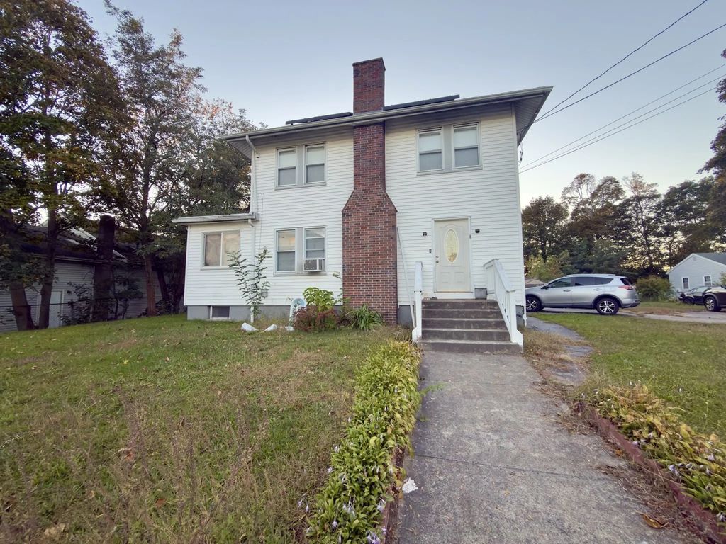 8 Mason St, Brockton
