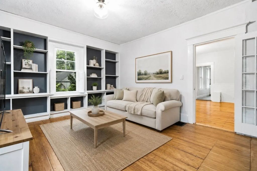 390 Main Street #a, West Newbury