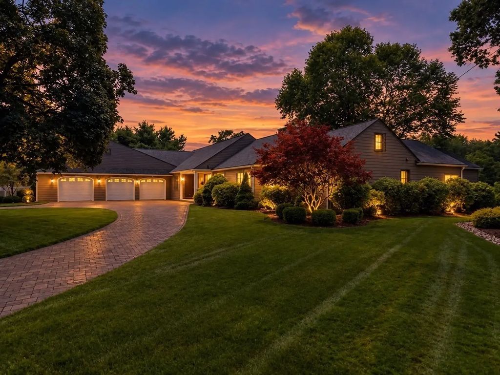 96 Prynnwood Road, Longmeadow