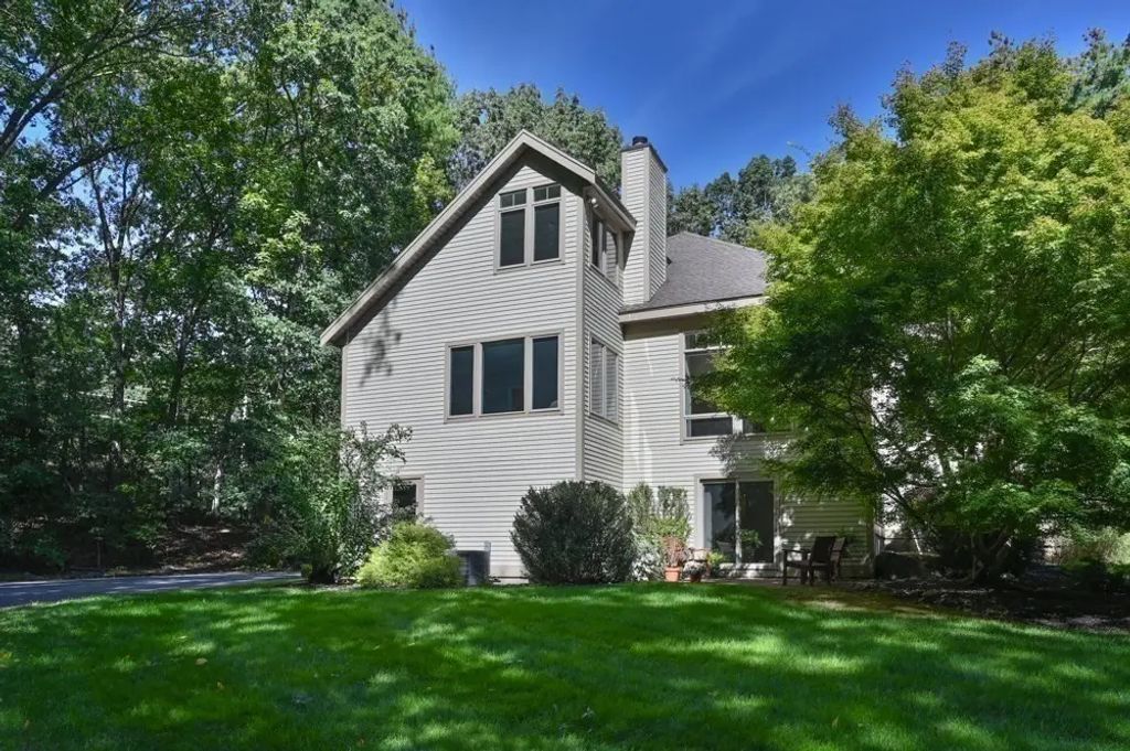 9 Esty Way, Groveland
