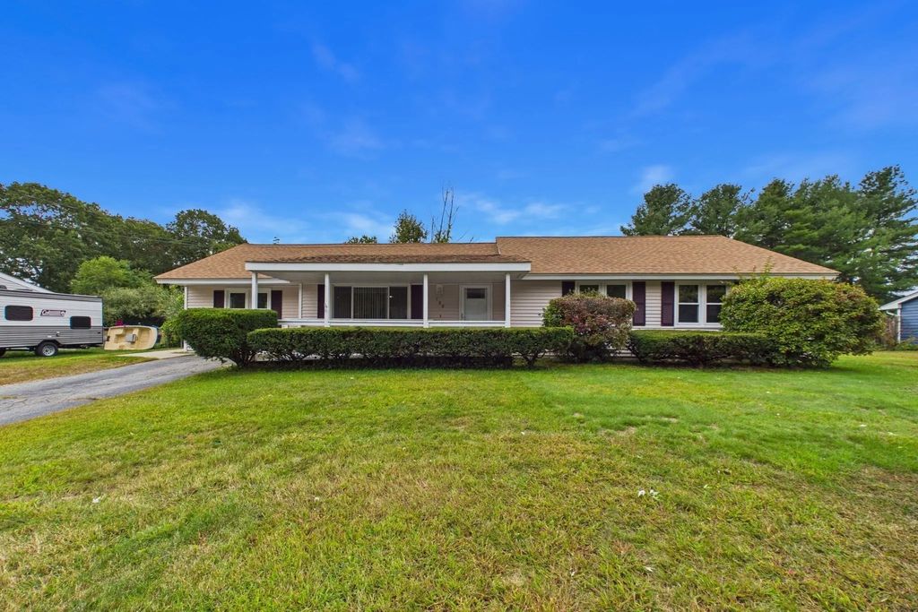 186 Powderhorn Dr, Taunton