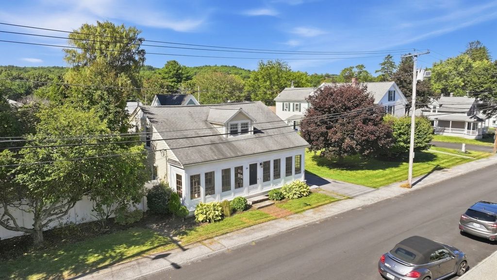 9 Waters St, Millbury