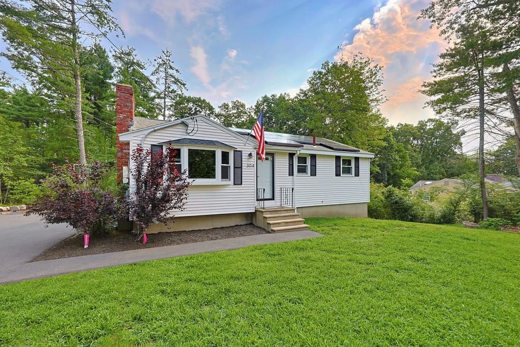 304 Primrose Hill Rd, Dracut