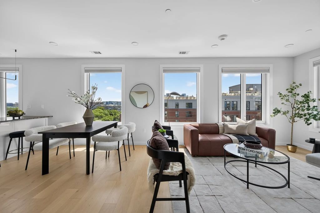 2-10 Maverick Sq #307, Boston