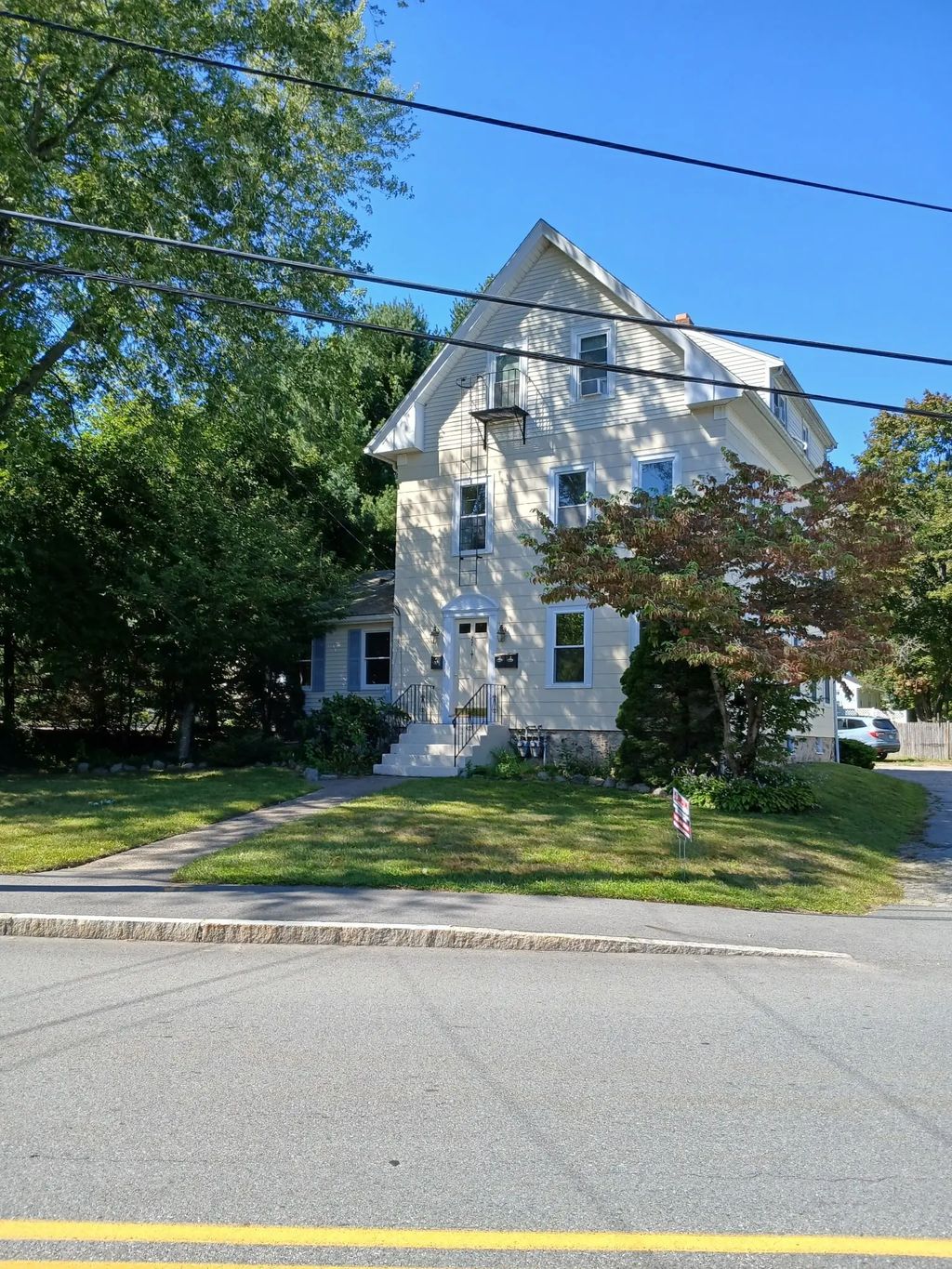27 Arnold Road, North Attleboro