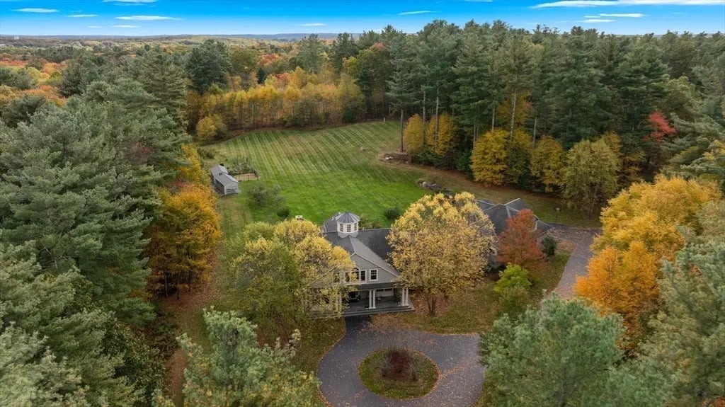 45 Wendy Lane, Holliston