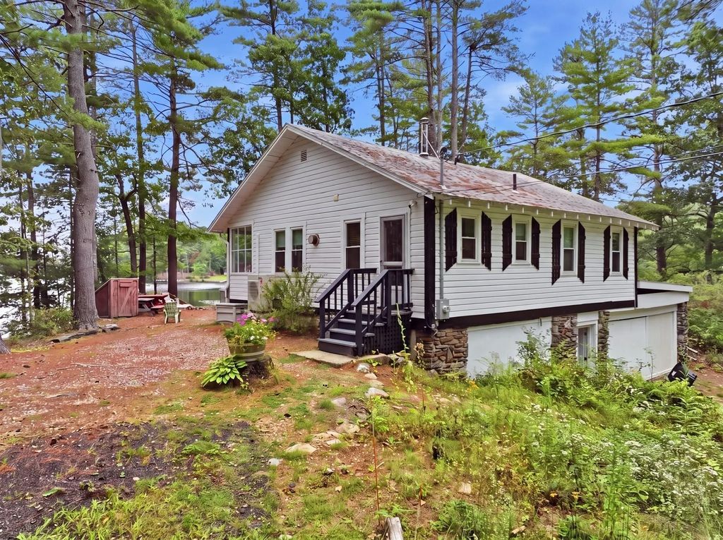 99 Lakeshore Drive, Spencer