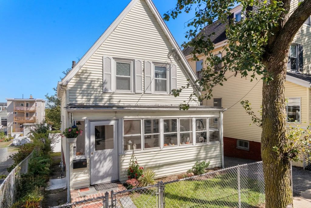 91 Heath St, Somerville