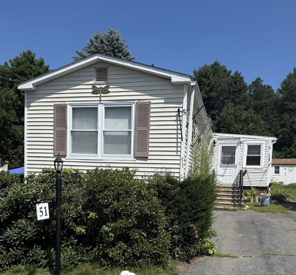 51 Pinehurst Drive, Plymouth