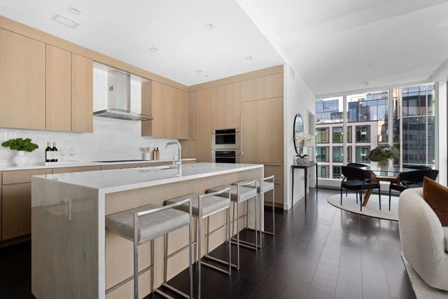 150 Seaport Blvd #20b, Boston