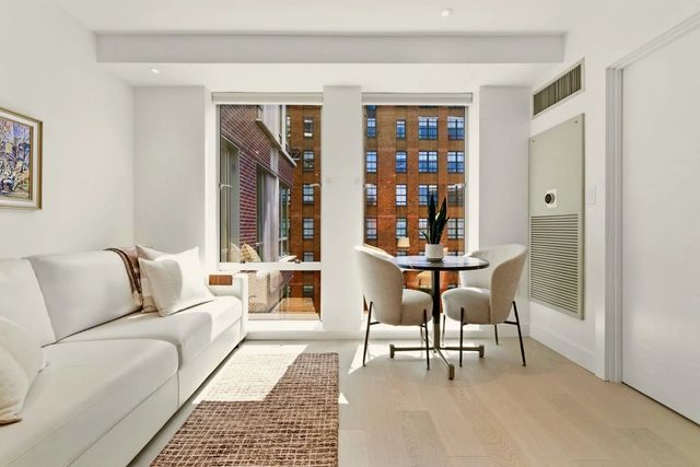 80 Broad St #1009, Boston