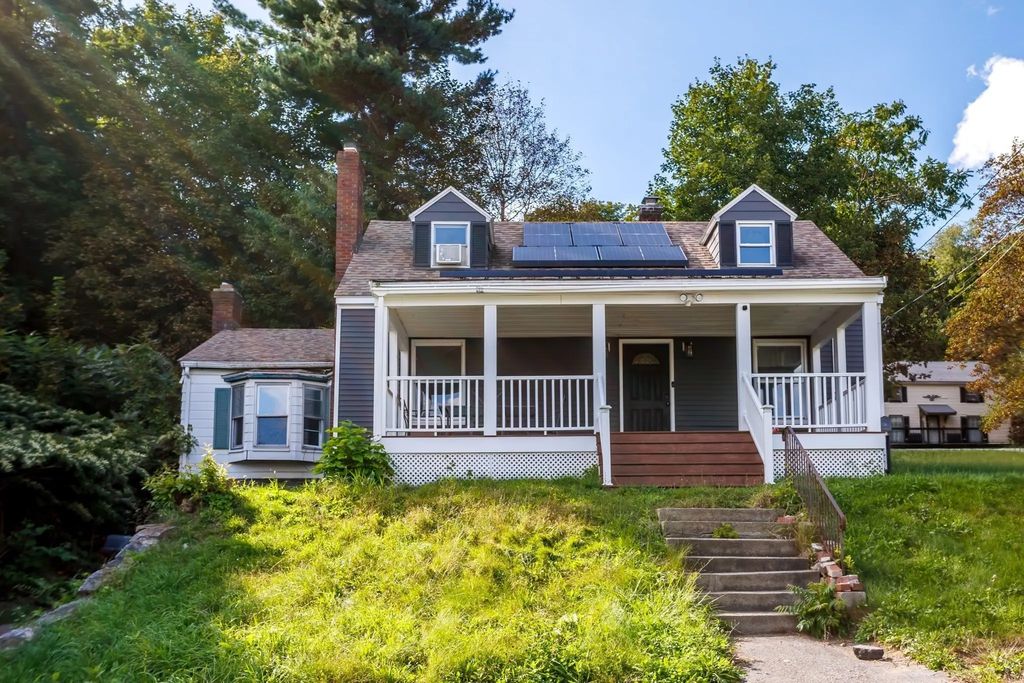 144 Blossom St, Fitchburg