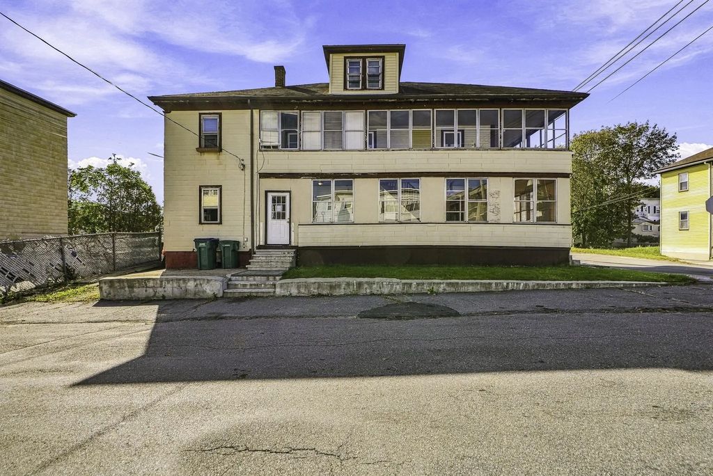 57 Chester St, Fitchburg