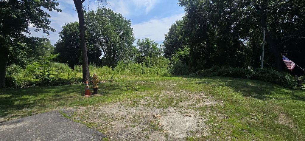 22 Huron Ave, Worcester