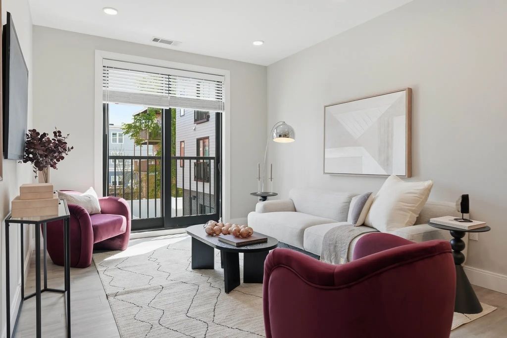 656 Saratoga #206, Boston