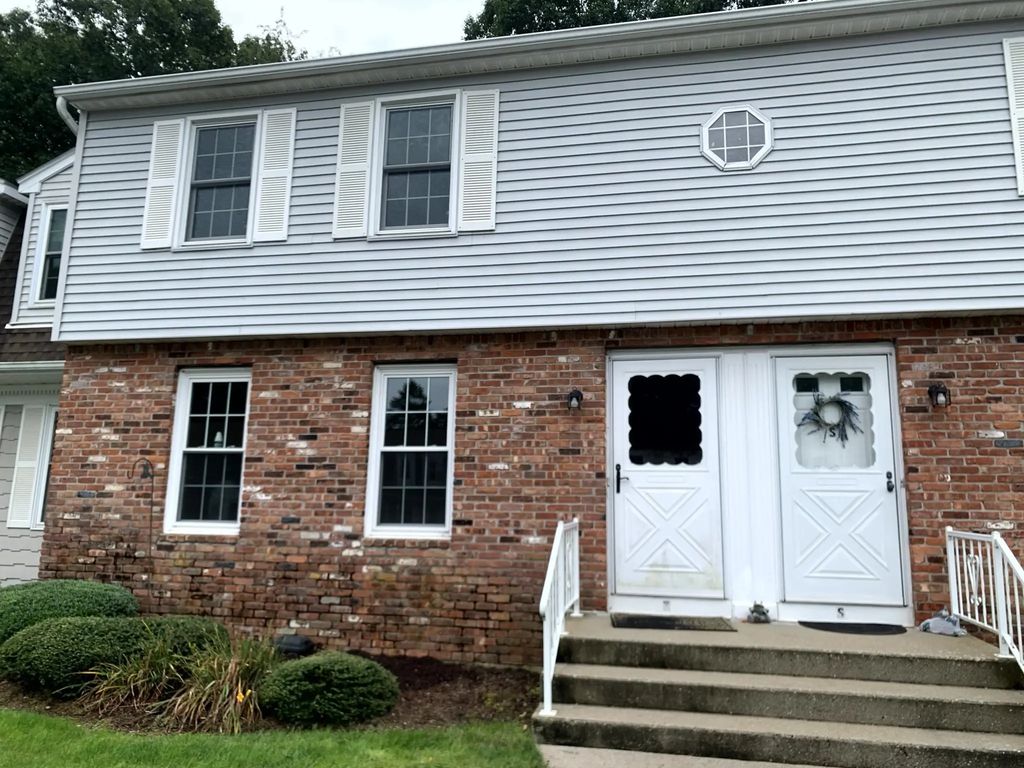 283 Fuller Rd #t, Chicopee
