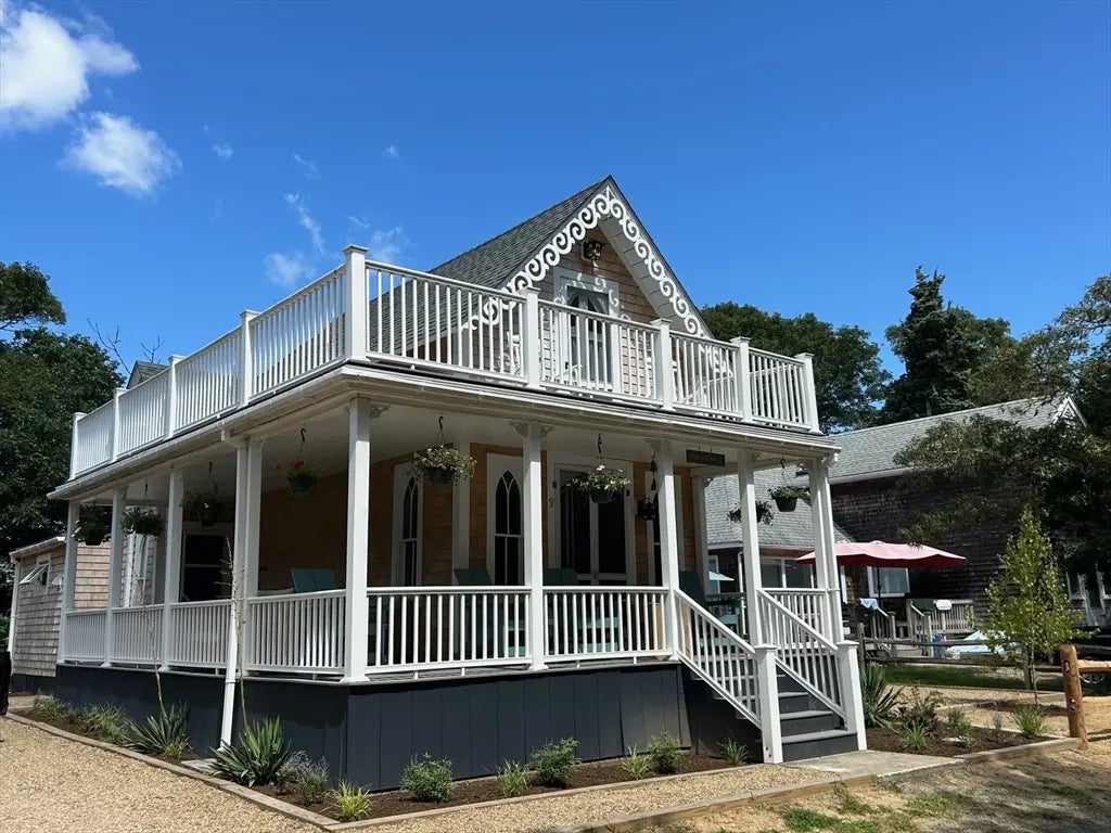 9 Brunswick Ave, Oak Bluffs