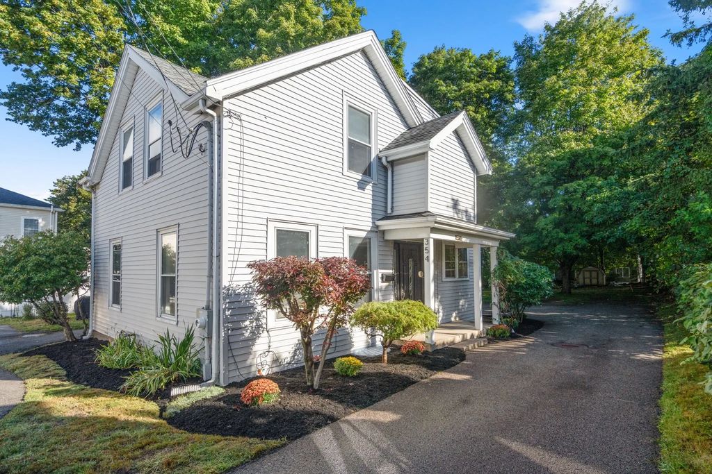 354 Hunnewell Street, Needham