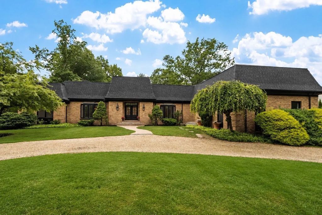21 Wildewood Dr, Lynnfield