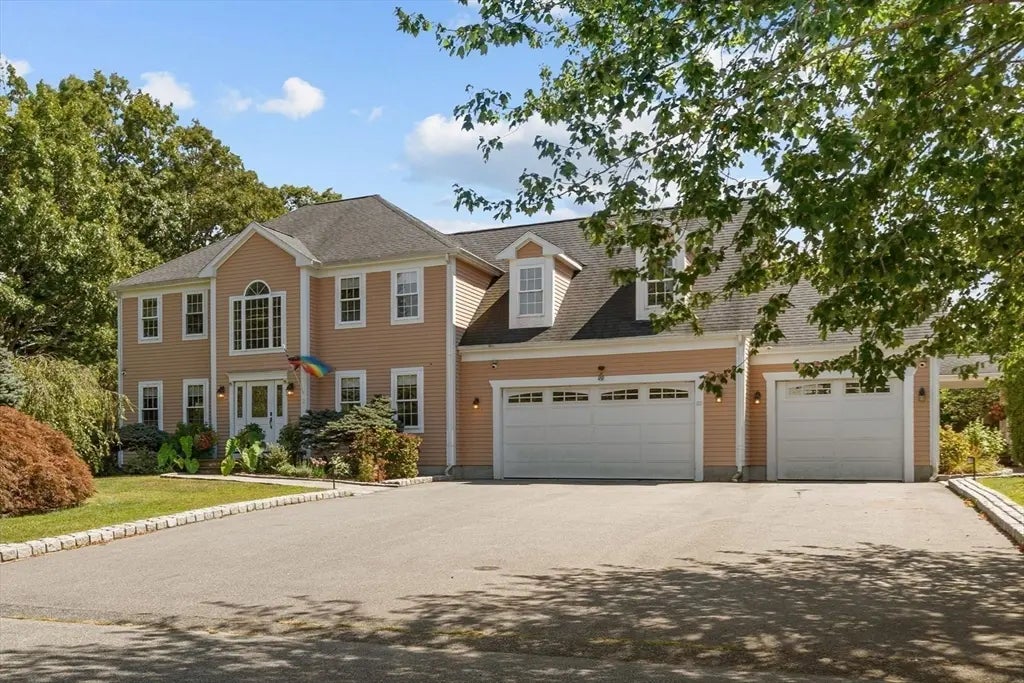 2 Spinnaker Ln, Dartmouth