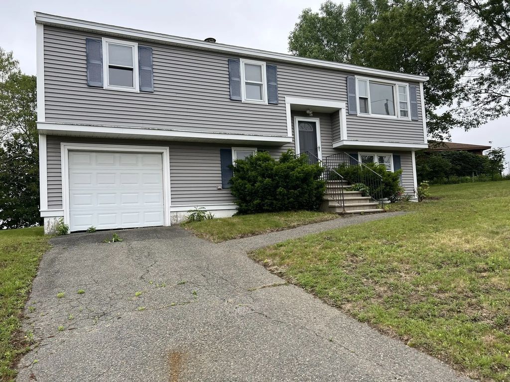 11 Skyview Lane, Woburn