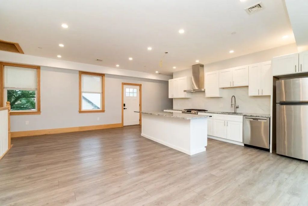 411 Adams #2, Boston