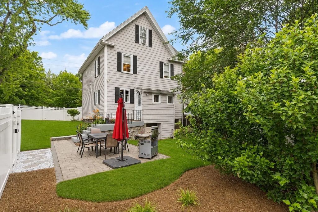 258 Cross Street, Winchester