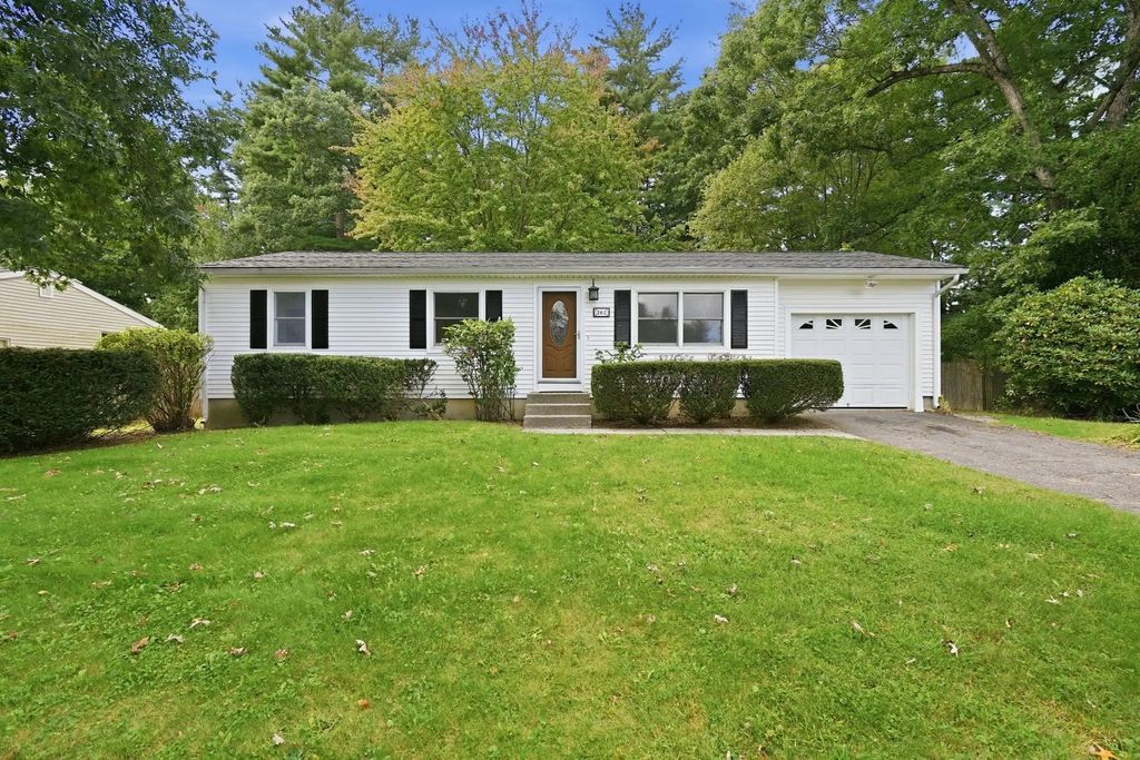 202 Glenoak Dr, Springfield