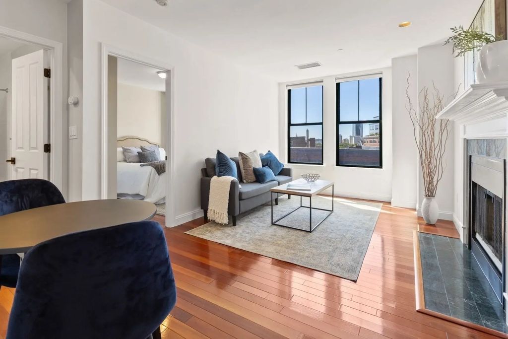 75 Clarendon St #607, Boston
